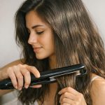 découvrez nos conseils pour choisir un lisseur adapté aux cheveux épais tout en préservant leur santé et en évitant les dommages.