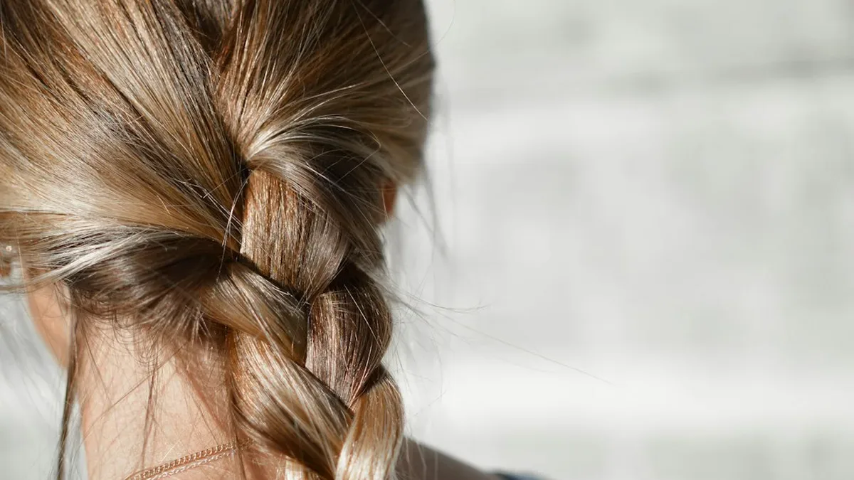 coiffure tresse facile cheveux mi long — Coiffure tresse facile cheveux mi long : explications et repères